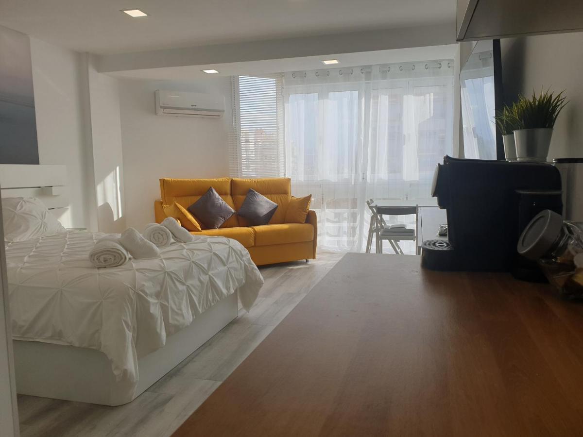 Estudio Amalfi Torre Del Mar Eksteriør billede