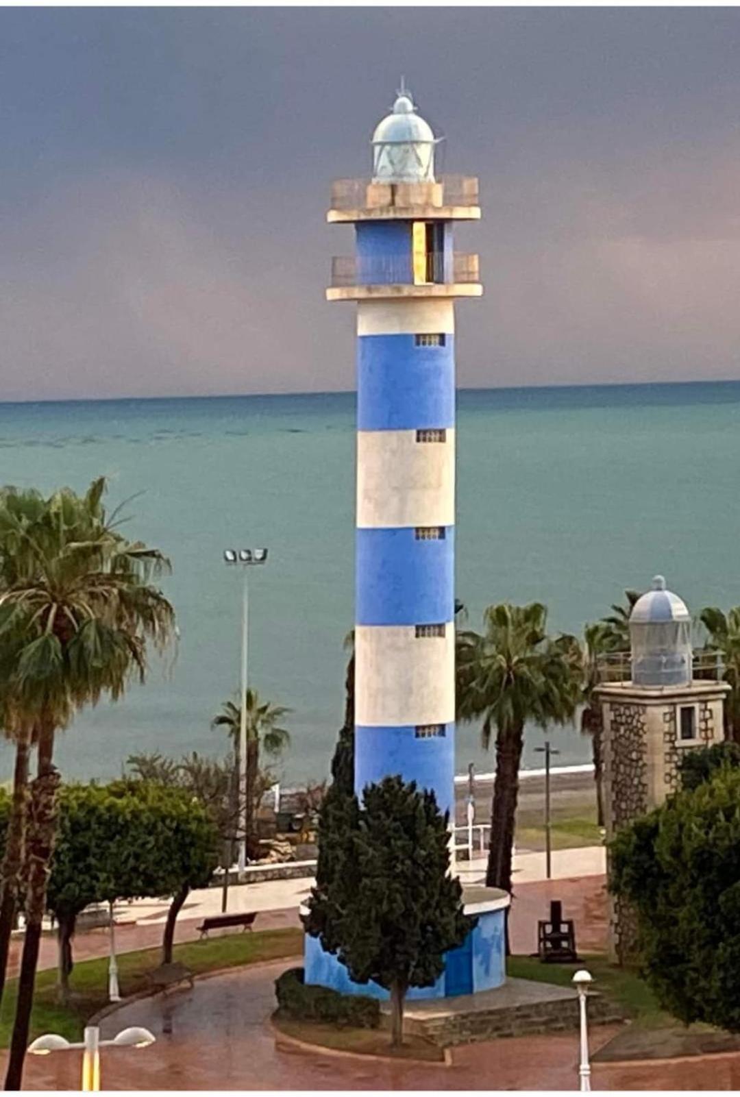 Estudio Amalfi Torre Del Mar Eksteriør billede